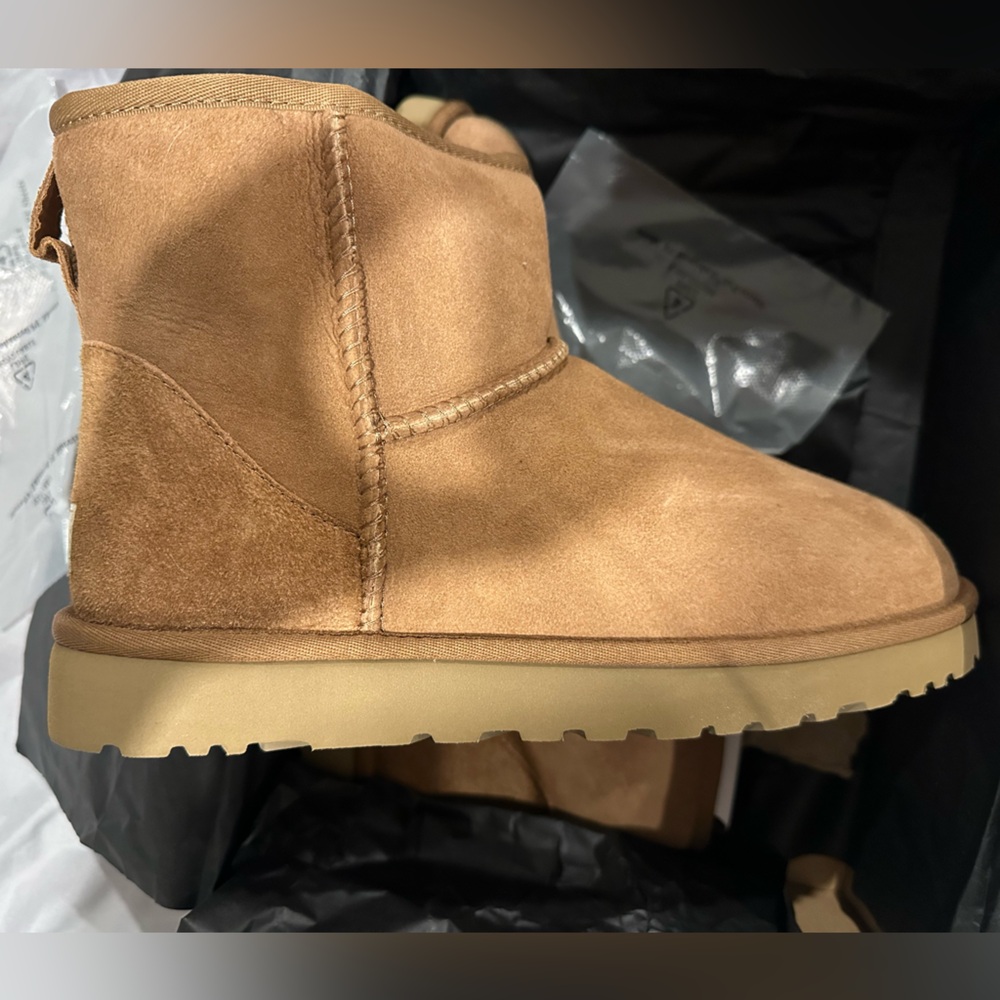 Men UGG Boots Size 10 Brand New In Box